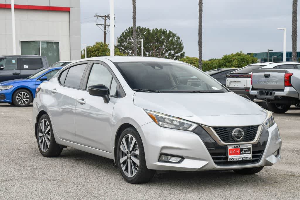 Used 2020 Nissan Versa SR FWD video 3