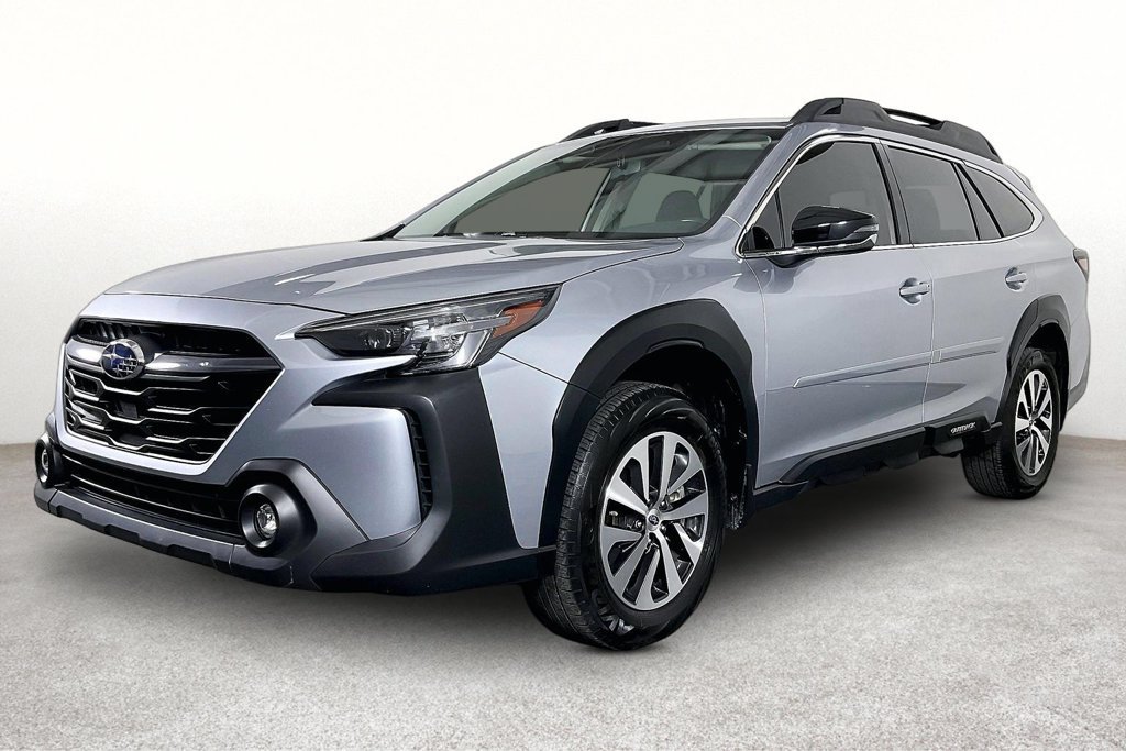 Used 2025 Subaru Outback Premium AWD/4WD image 13