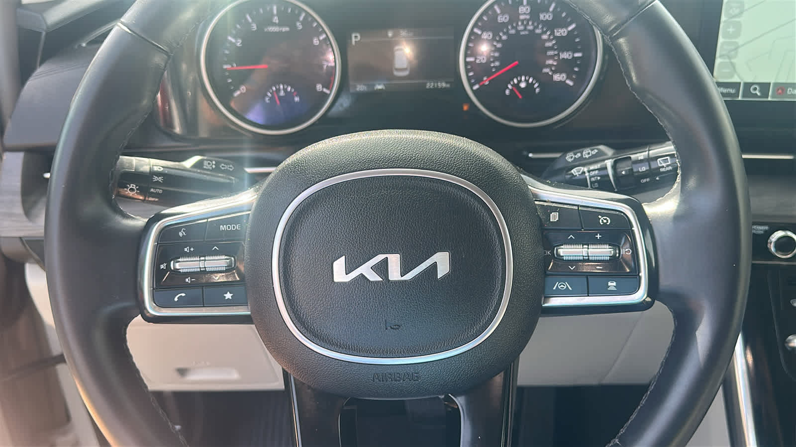 Used 2024 Kia Carnival EX FWD image 12