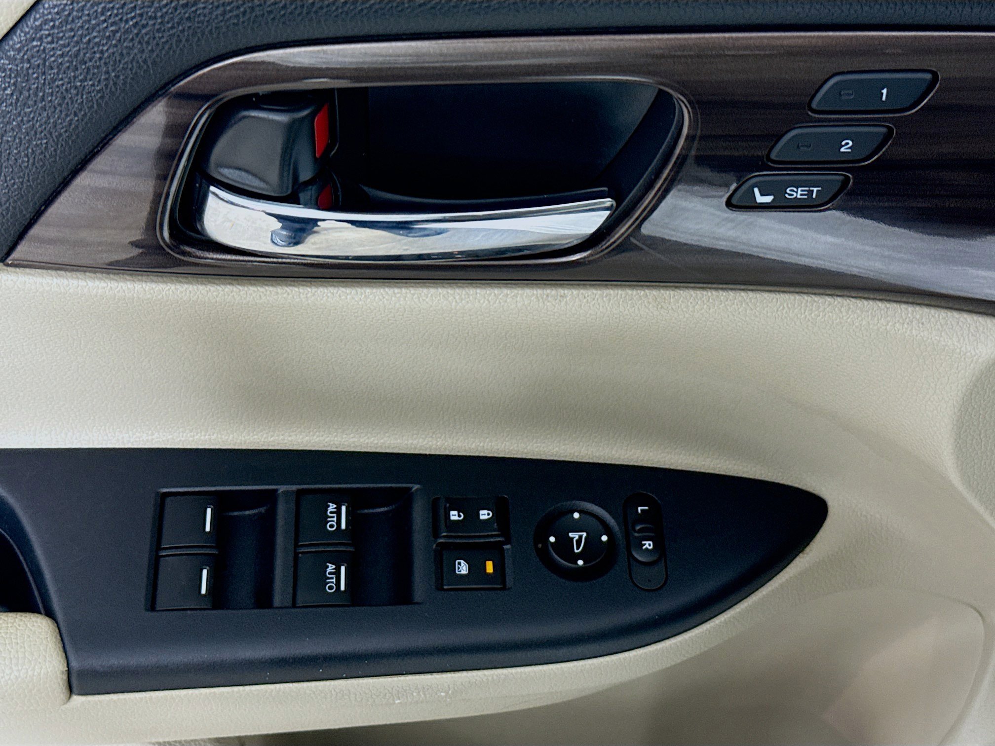 Used 2017 Honda Accord Touring image 21