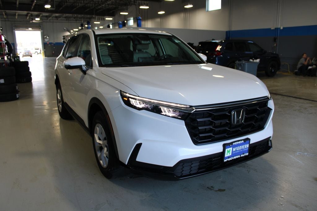Used 2023 Honda CR-V LX image 4