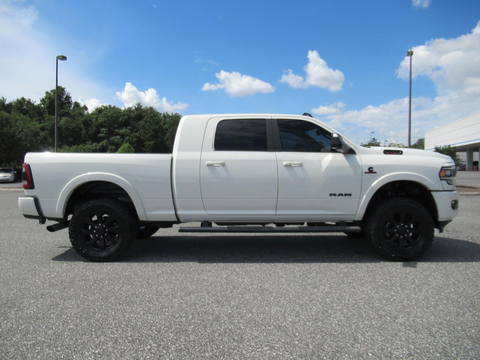 Used 2022 RAM 2500 Laramie w/ Night Edition AWD/4WD image 2