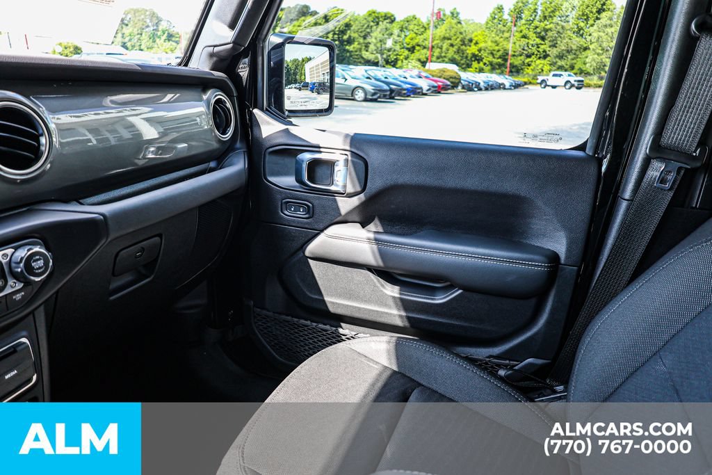 Used 2023 Jeep Wrangler Unlimited Sahara w/ Cold Weather Group AWD/4WD image 44