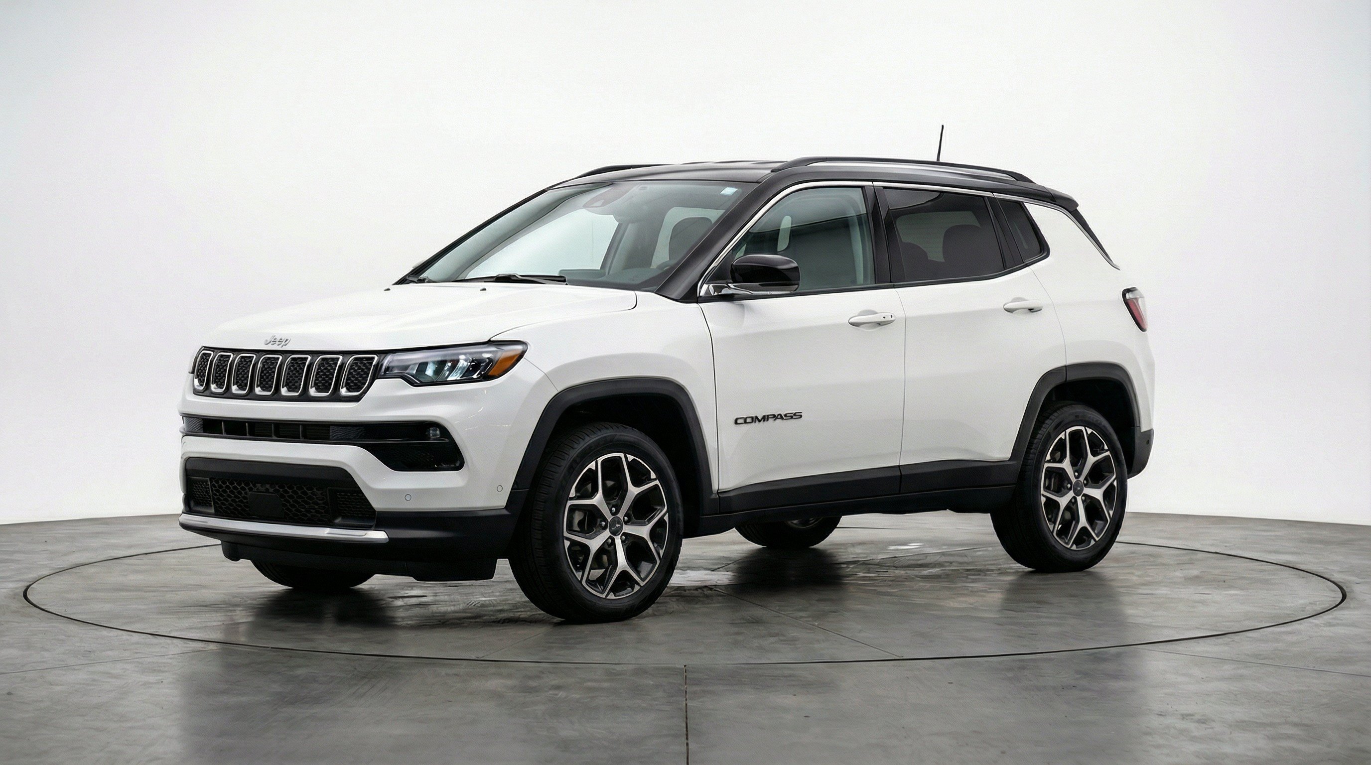 Used 2025 Jeep Compass Limited AWD/4WD image 3