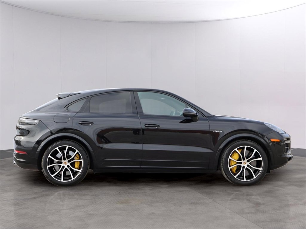 Certified 2023 Porsche Cayenne Turbo S image 9