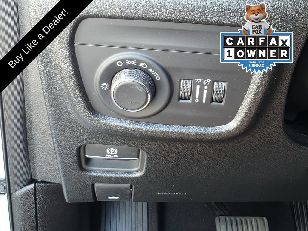 Used 2025 Jeep Grand Cherokee Laredo w/ Luxury Tech Group I AWD/4WD image 25