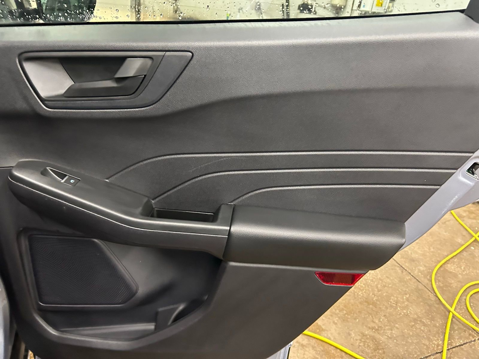 Used 2022 Ford Escape SE w/ SE Sport Appearance Package image 29