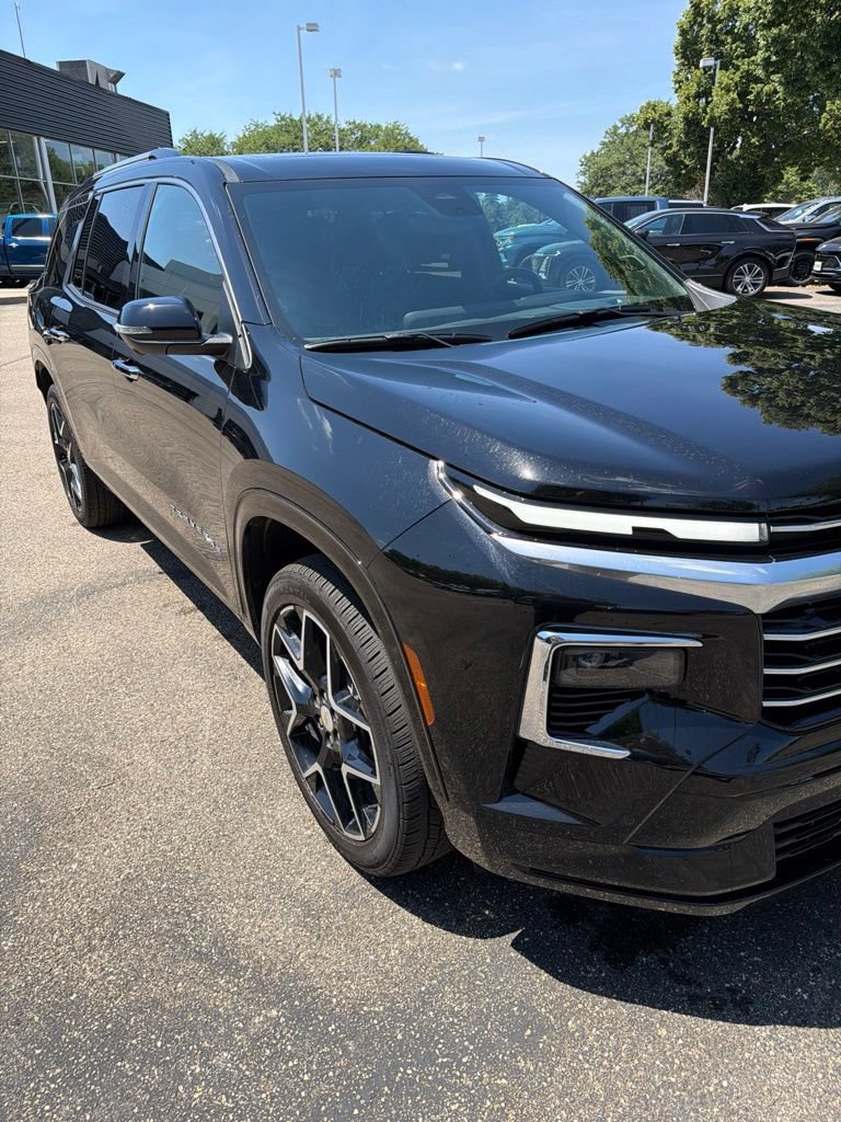 Used 2026 Chevrolet Traverse High Country w/ LPO, Floor Liner Package AWD/4WD image 5