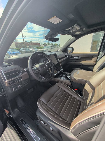 Used 2025 GMC Yukon Denali Ultimate AWD/4WD image 19