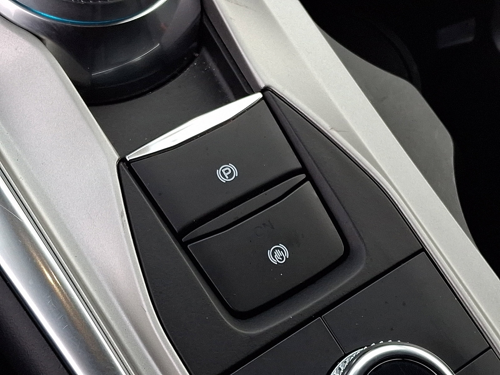 Certified 2023 Ford Explorer XLT w/ Equipment Group 202A image 27