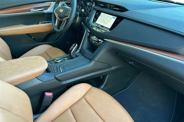 New 2025 Cadillac XT5 Premium Luxury w/ LPO, Floor Liner Package image 15