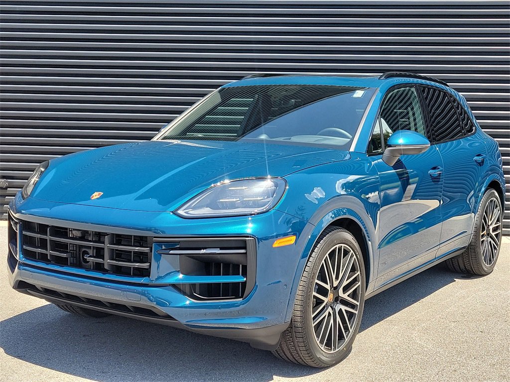 New 2025 Porsche Cayenne E-Hybrid image 1