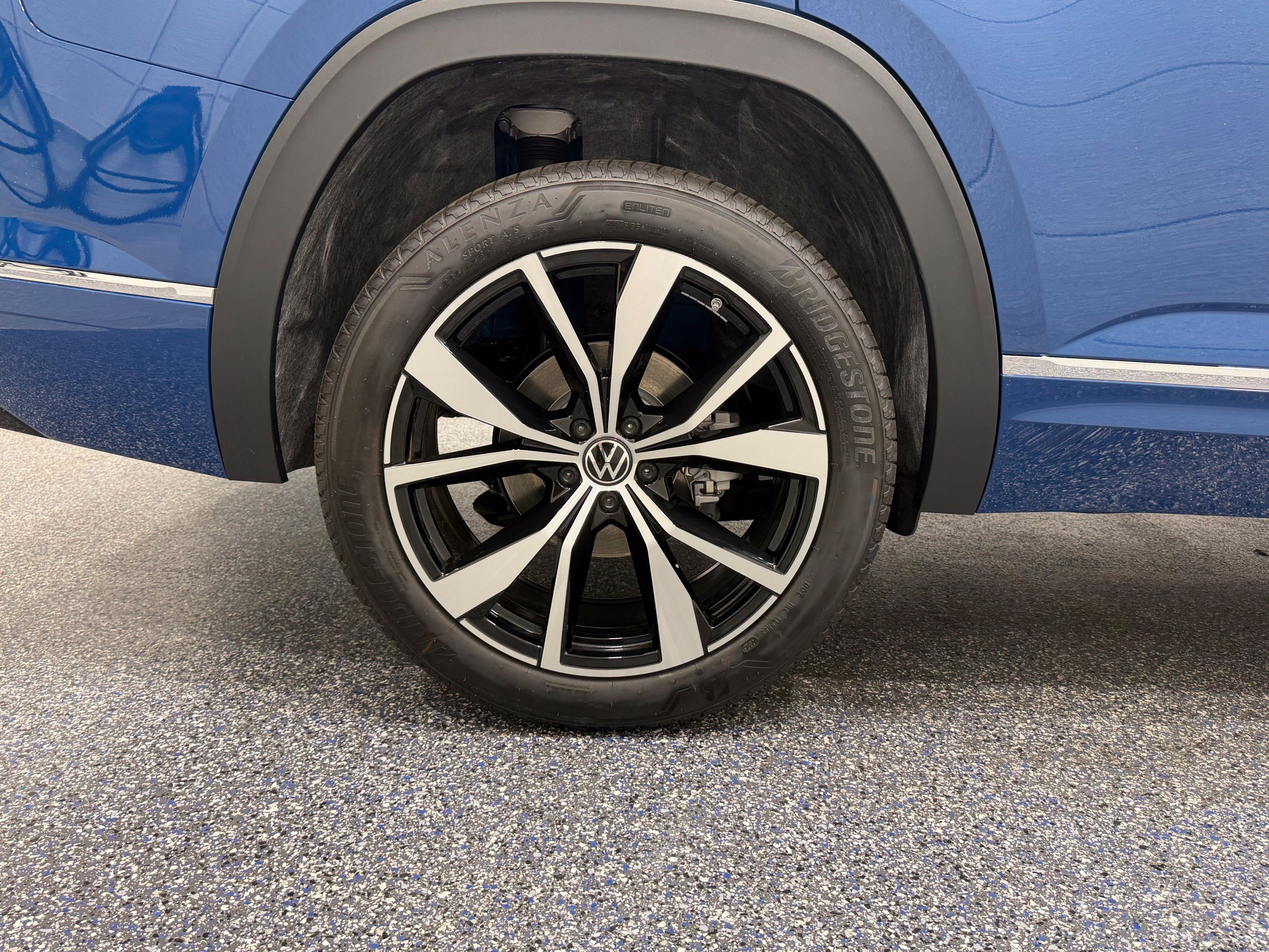 New 2026 Volkswagen Atlas SEL Premium R-Line AWD/4WD image 13
