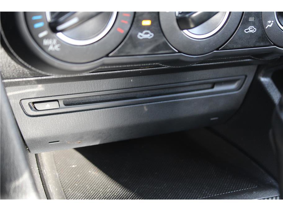 Used 2014 MAZDA MAZDA3 i Touring image 24