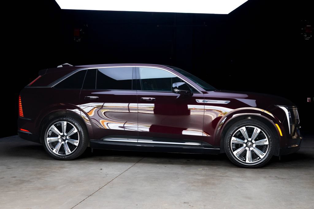 Used 2025 Cadillac Escalade IQ Luxury 2 w/ LPO, Premium Carpet Package AWD/4WD image 10
