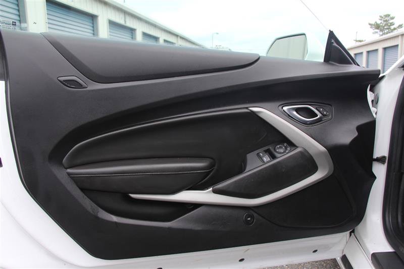 Used 2017 Chevrolet Camaro LT RWD image 15