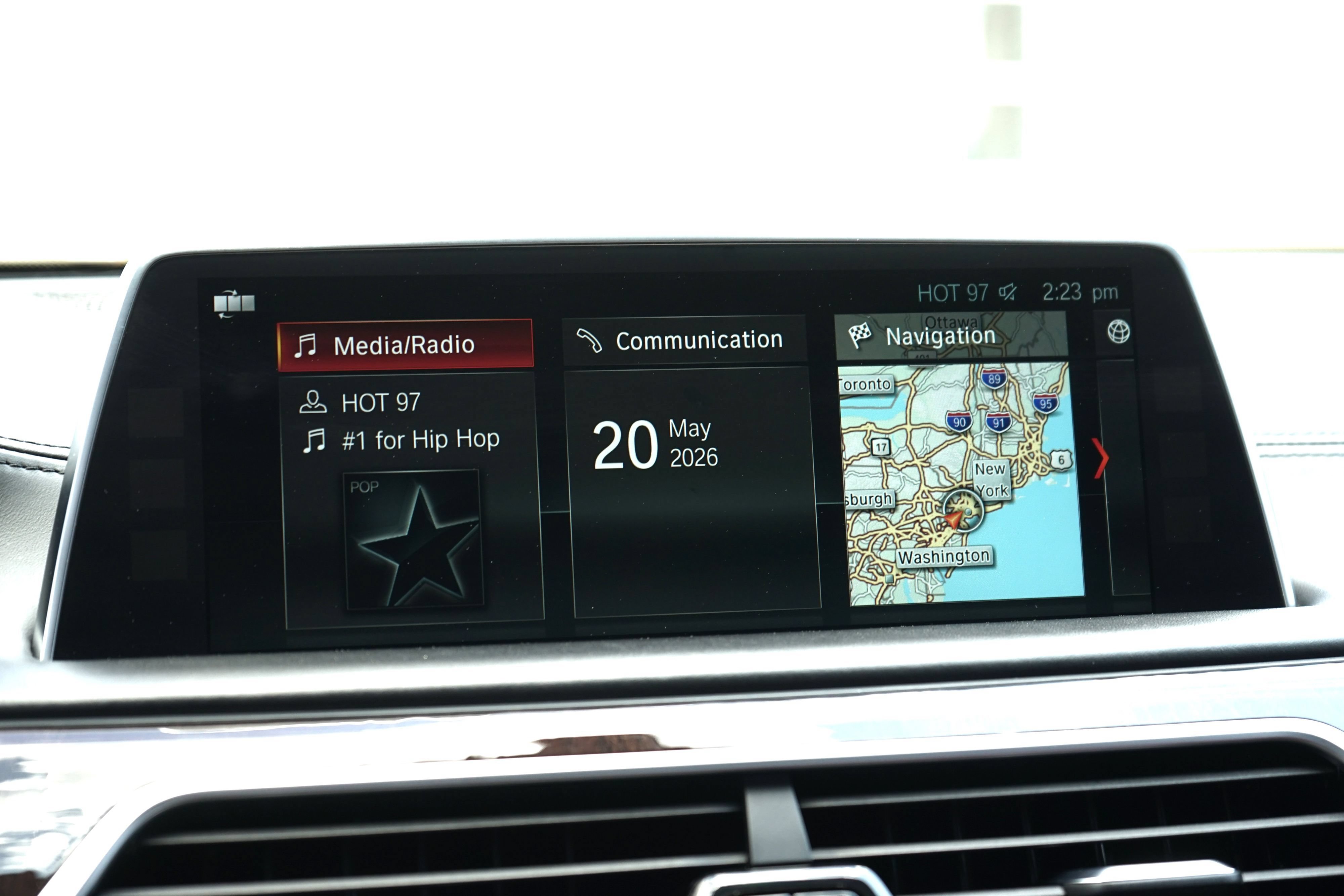 Used 2018 BMW M760i xDrive AWD/4WD image 30
