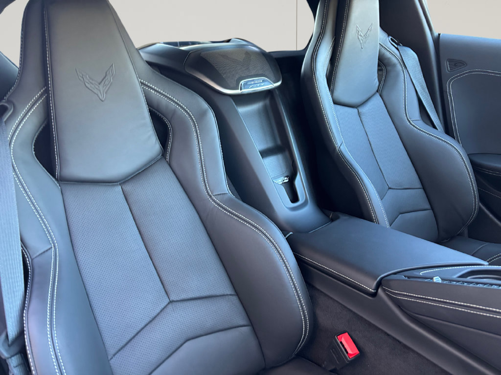 Used 2025 Chevrolet Corvette Z06 RWD image 17