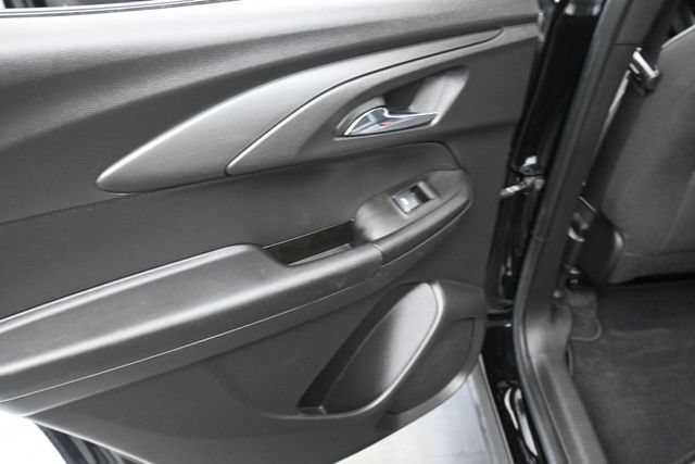 Used 2023 Chevrolet TrailBlazer LT FWD image 23