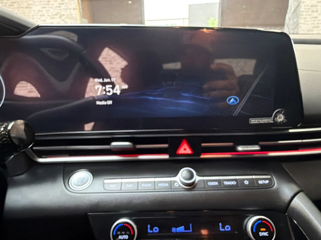 Used 2025 Hyundai Elantra SEL FWD image 19