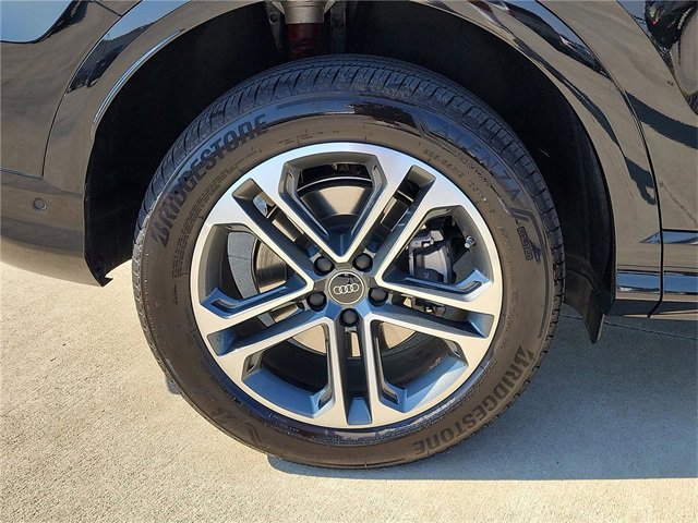 Certified 2025 Audi Q5 Premium w/ Convenience Package image 9