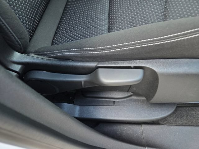 Used 2024 GMC Terrain SLE AWD/4WD image 17