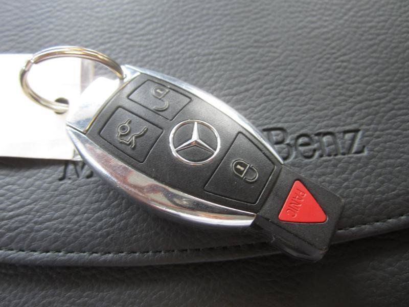 Used 2016 Mercedes-Benz E 350 4MATIC Sedan image 40