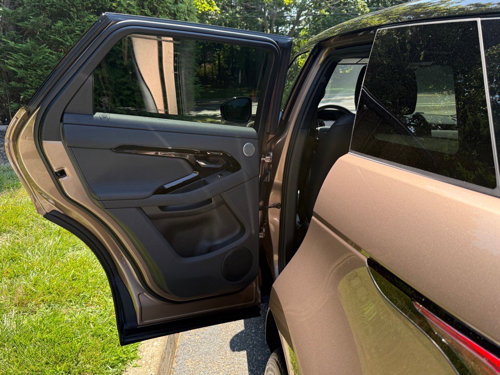 Used 2025 Land Rover Range Rover Evoque Dynamic SE image 16