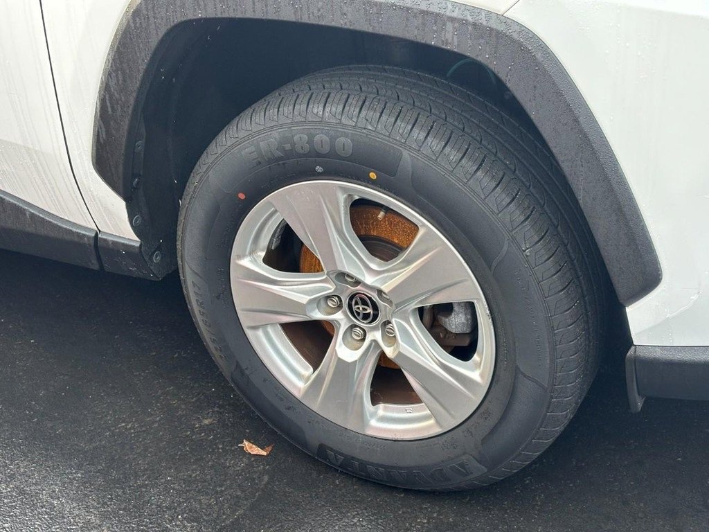 Used 2021 Toyota RAV4 XLE image 5