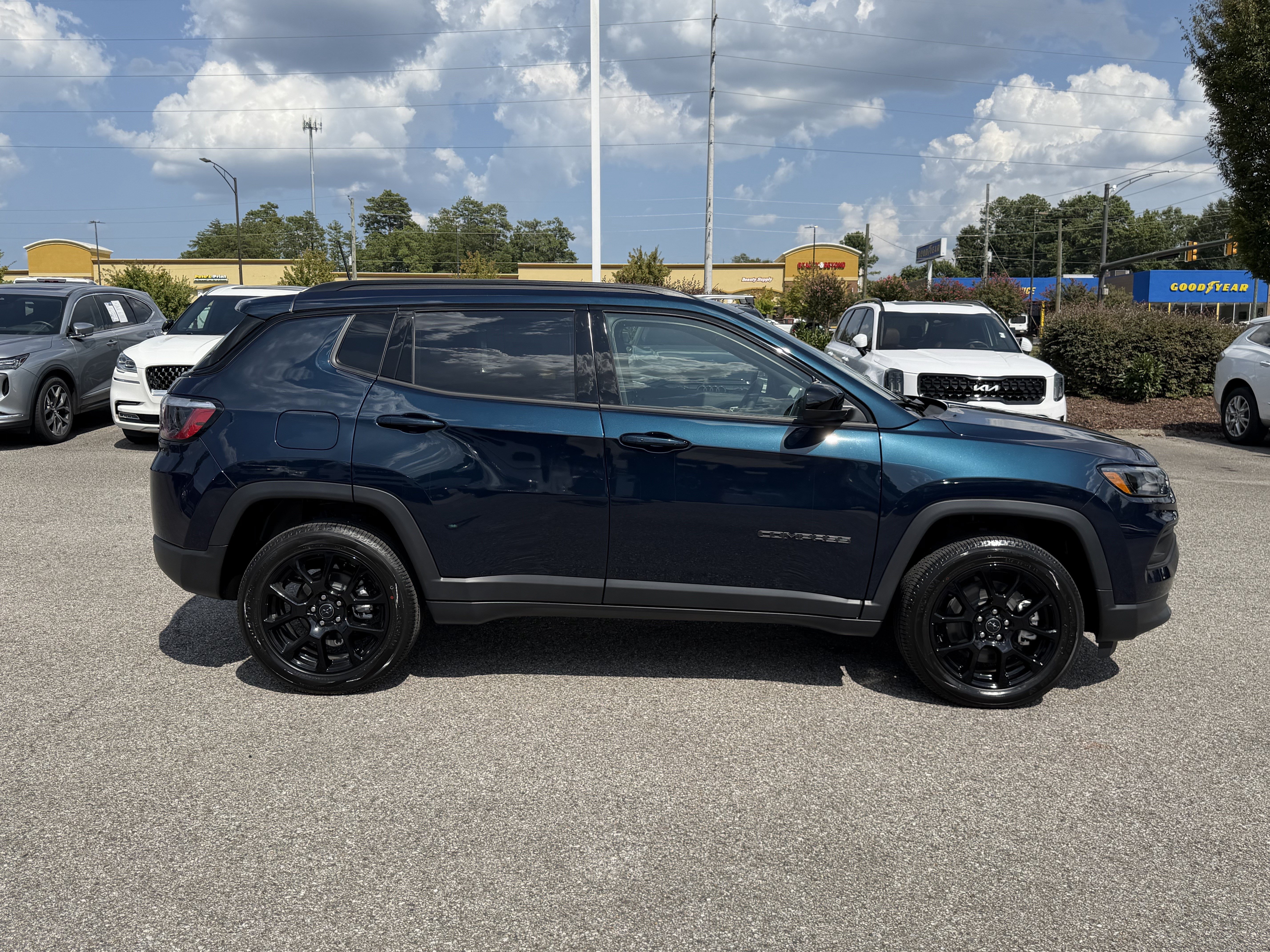 New 2026 Jeep Compass Latitude AWD/4WD image 11