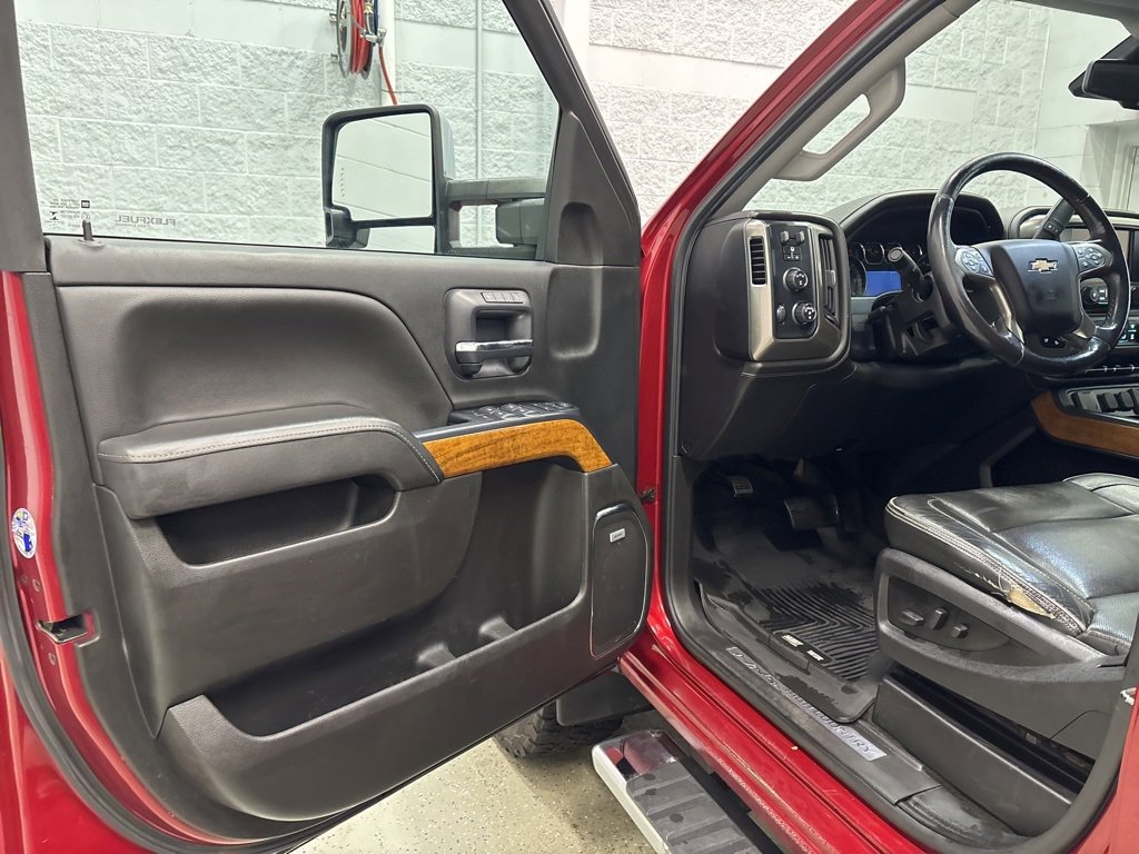 Used 2018 Chevrolet Silverado 2500 High Country image 13