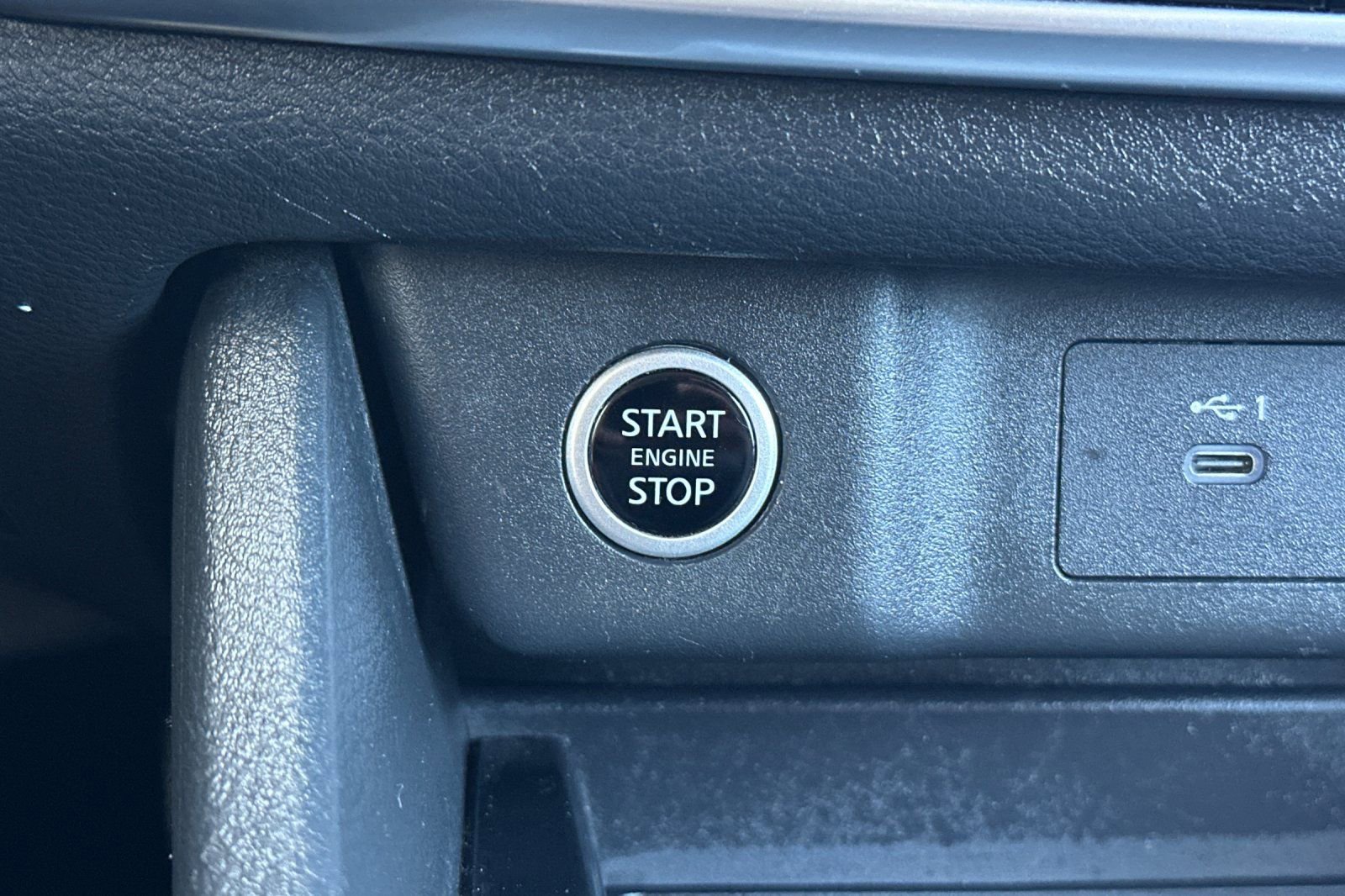 Certified 2023 Nissan Rogue SV image 25