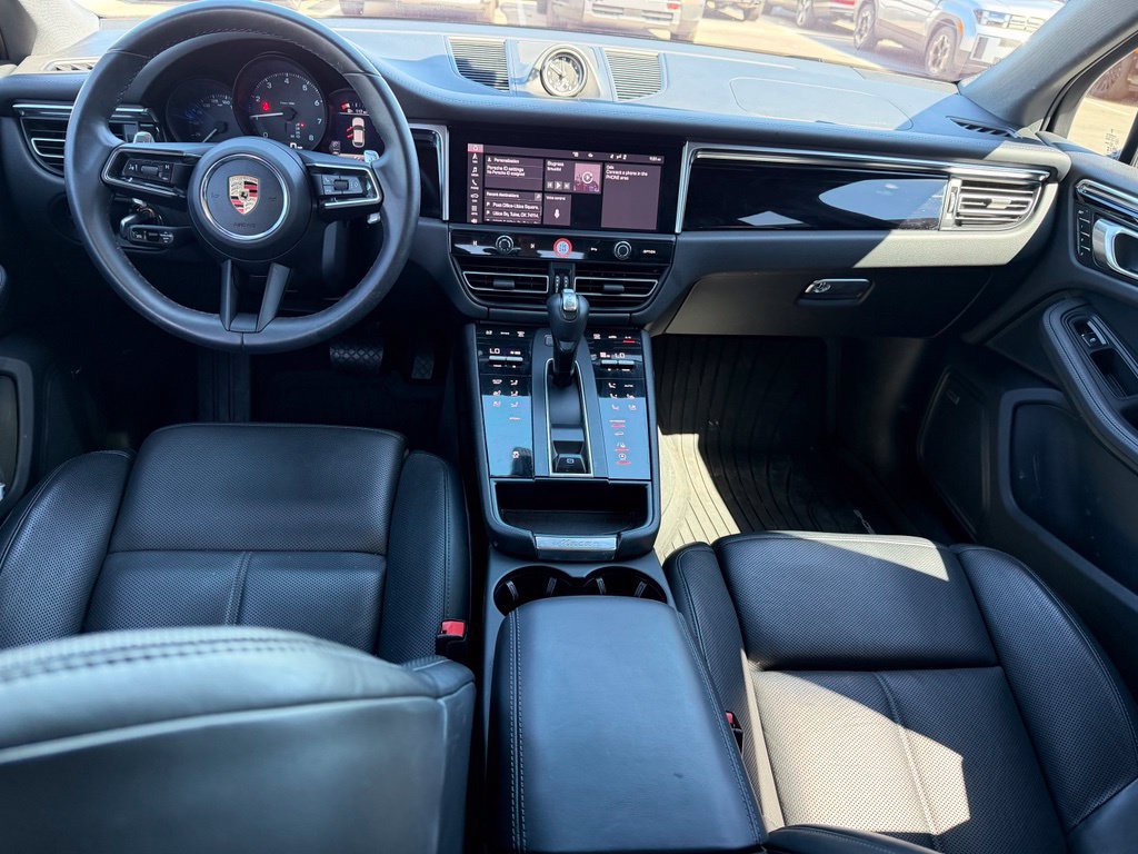 Used 2024 Porsche Macan Turbo AWD/4WD image 11