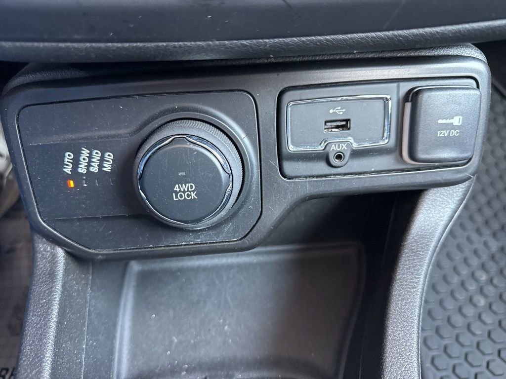 Used 2022 Jeep Renegade Latitude image 29