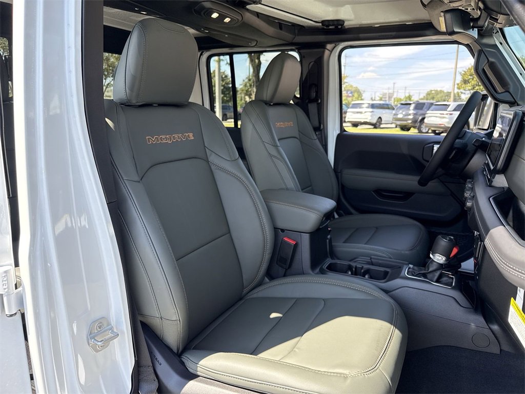 New 2025 Jeep Gladiator Mojave image 27