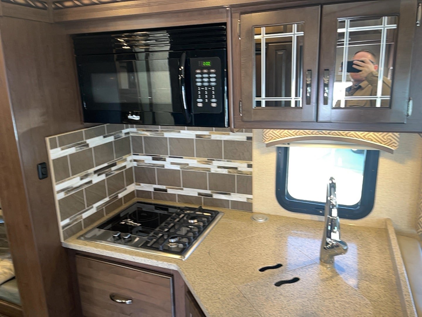 Used 2017 Ford E-450 and Econoline 450 Super Duty w/ Motorhome Prep Package RWD image 21