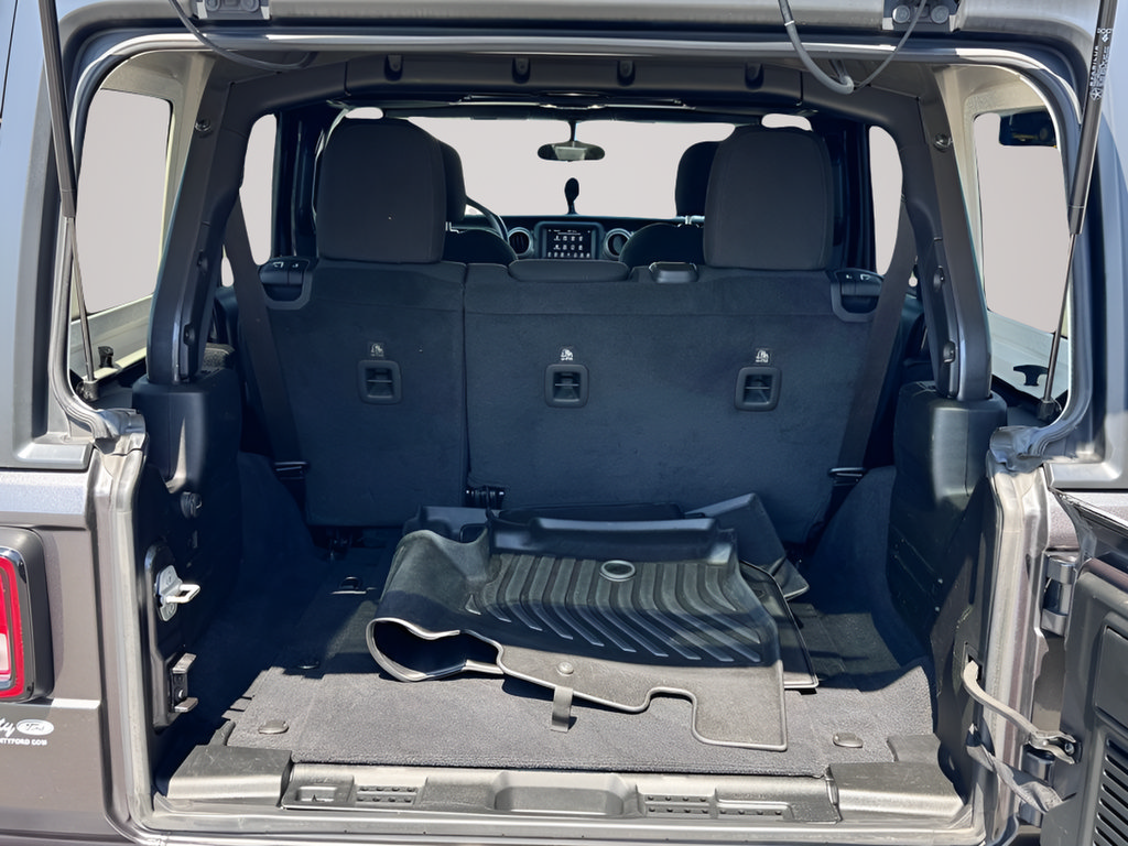 Used 2020 Jeep Wrangler Unlimited Sahara AWD/4WD image 20