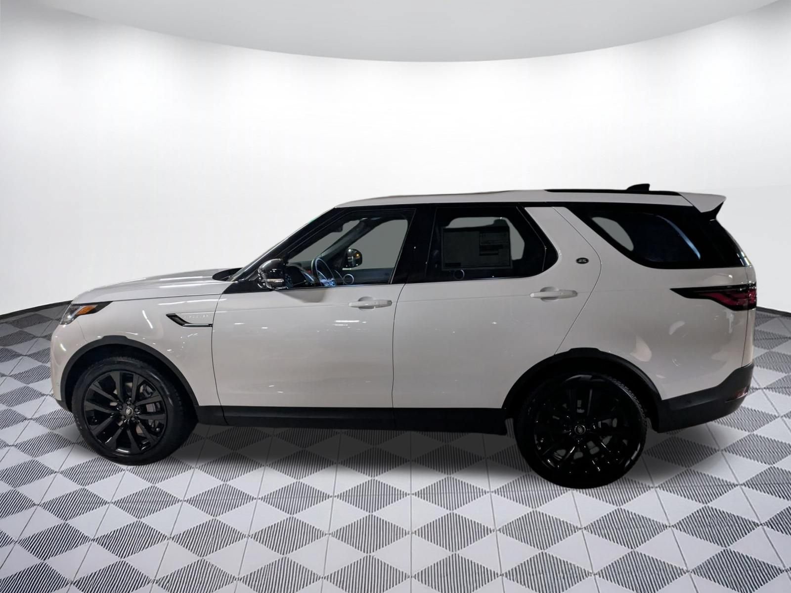 New 2026 Land Rover Discovery S AWD/4WD image 2