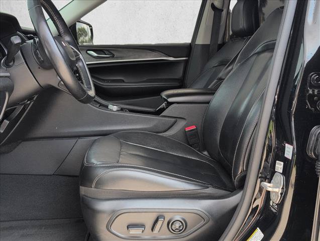 Used 2021 Jeep Grand Cherokee L Limited RWD image 12