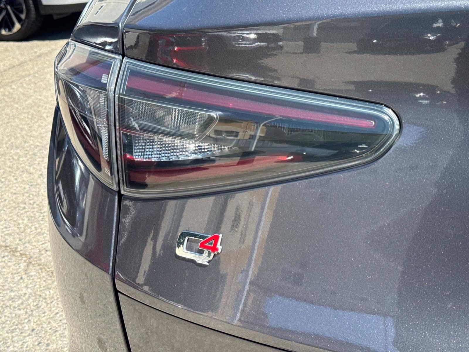 Used 2024 Alfa Romeo Stelvio Ti image 5