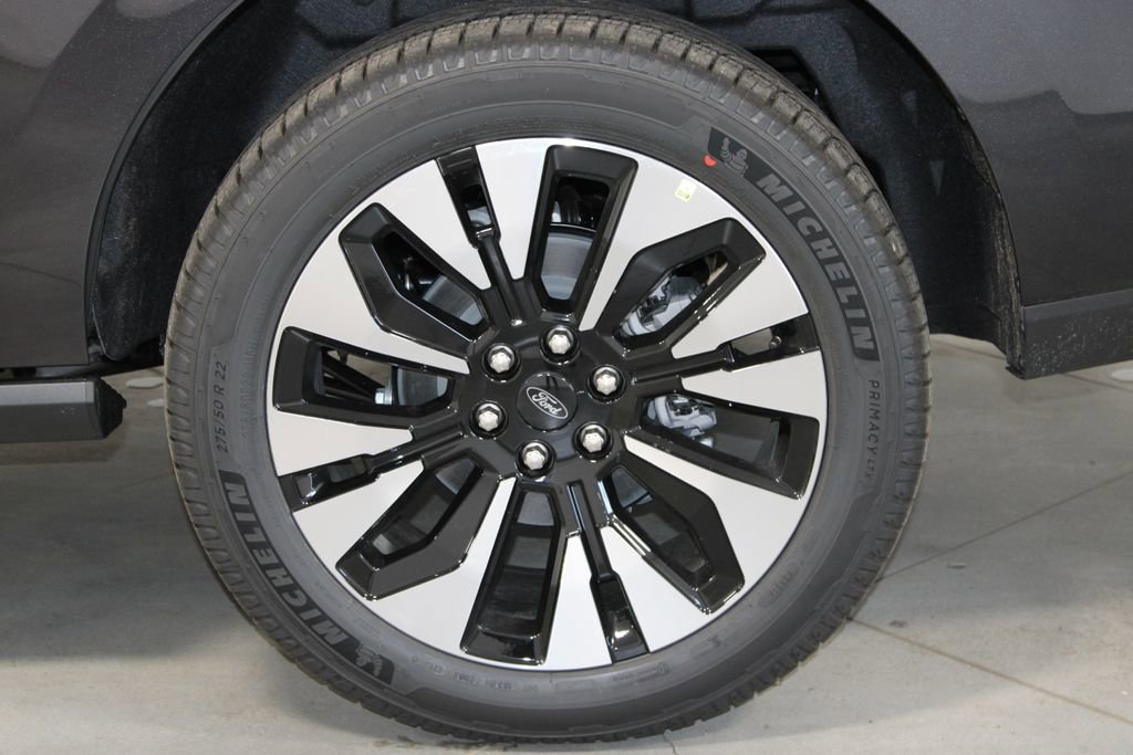 New 2026 Ford Expedition Platinum image 21