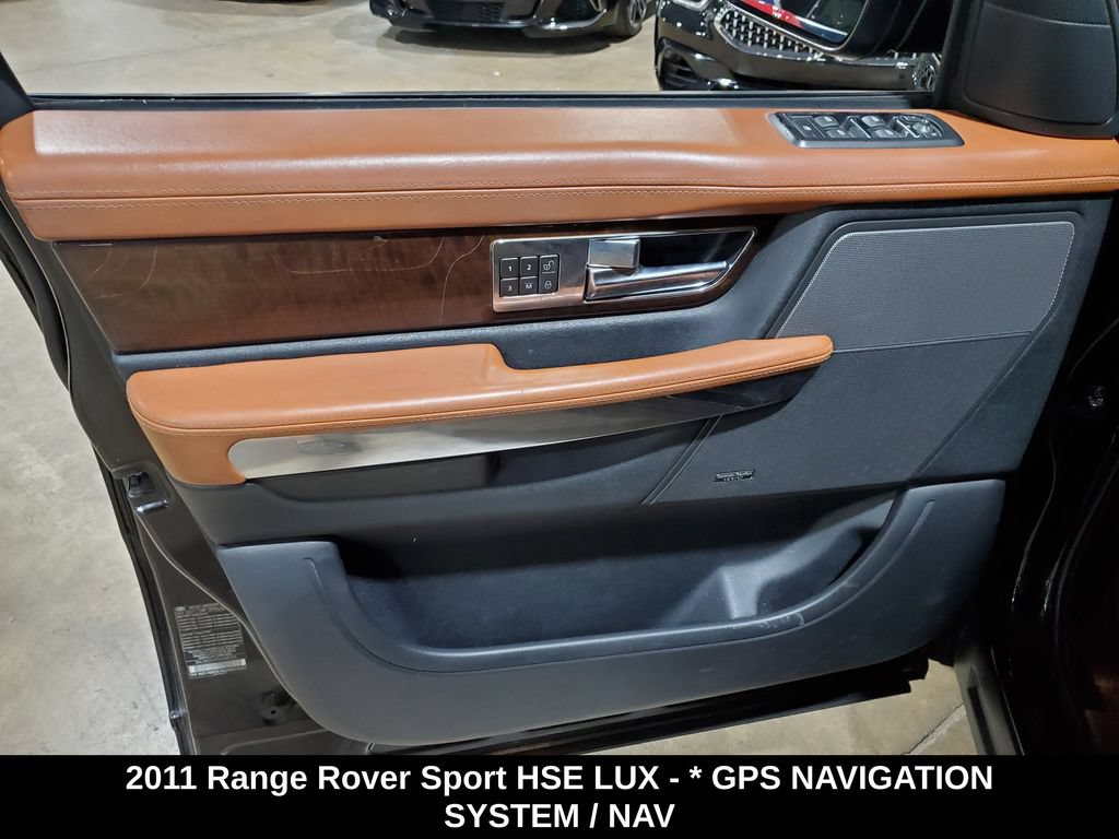 Used 2011 Land Rover Range Rover Sport HSE LUX AWD/4WD image 8