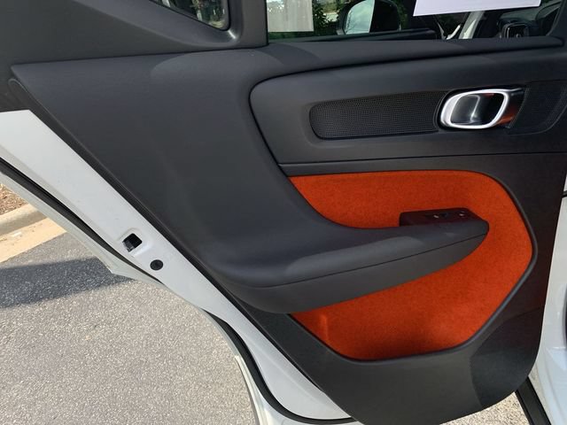 Used 2020 Volvo XC40 T5 R-Design w/ Protection Package Premier AWD/4WD image 15