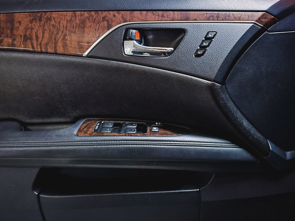 Used 2012 Toyota Avalon Limited FWD image 15