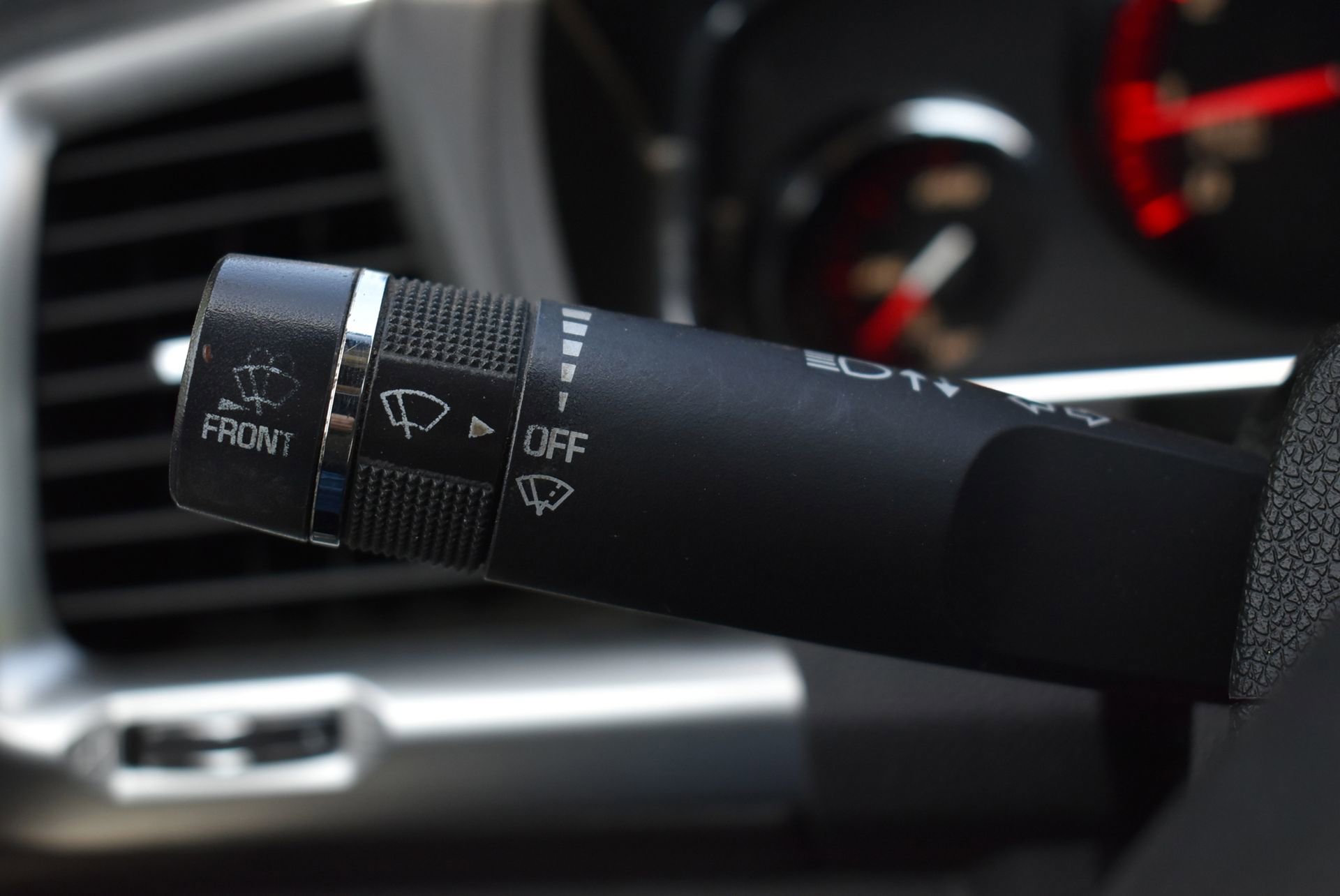 Used 2014 GMC Acadia SLE image 25