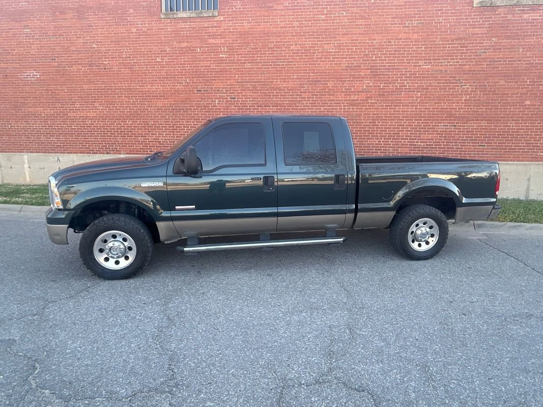 Used 2006 Ford F250 4x4 Crew Cab Super Duty image 2