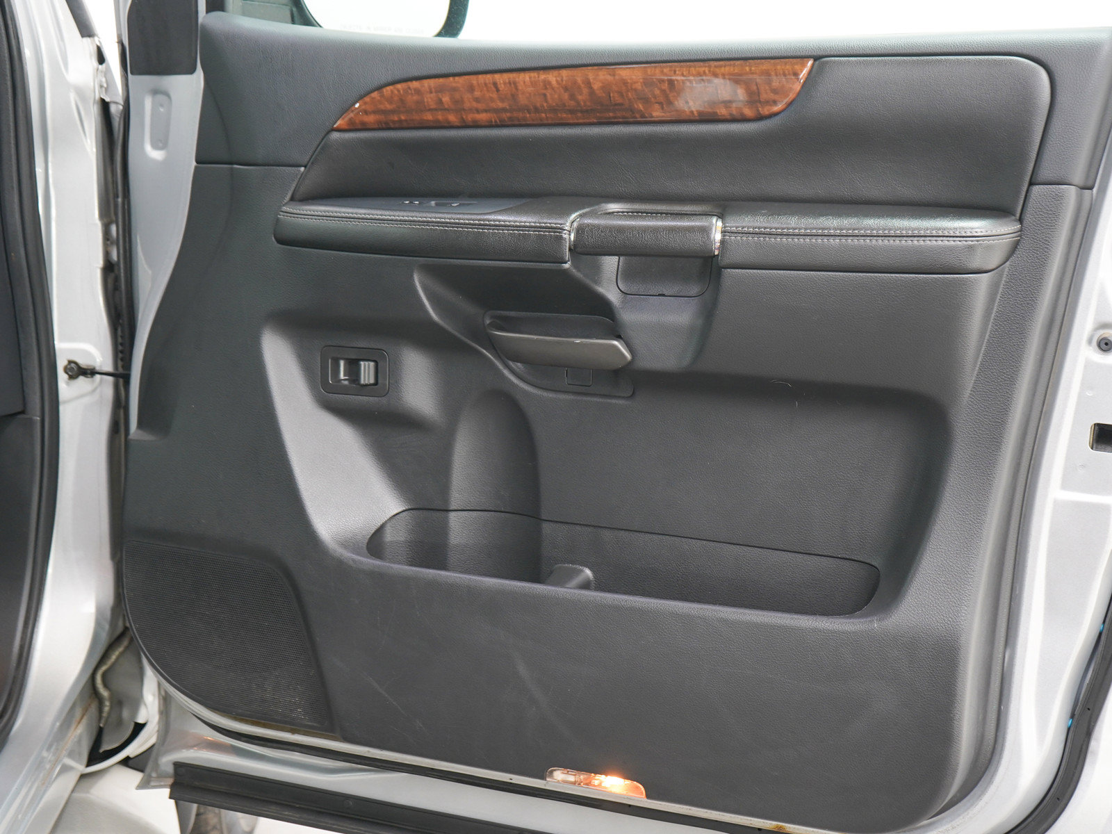 Used 2011 Nissan Armada SL w/ DVD FES Pkg AWD/4WD image 12