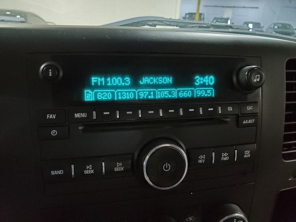 Used 2011 Chevrolet Silverado 1500 LT image 31