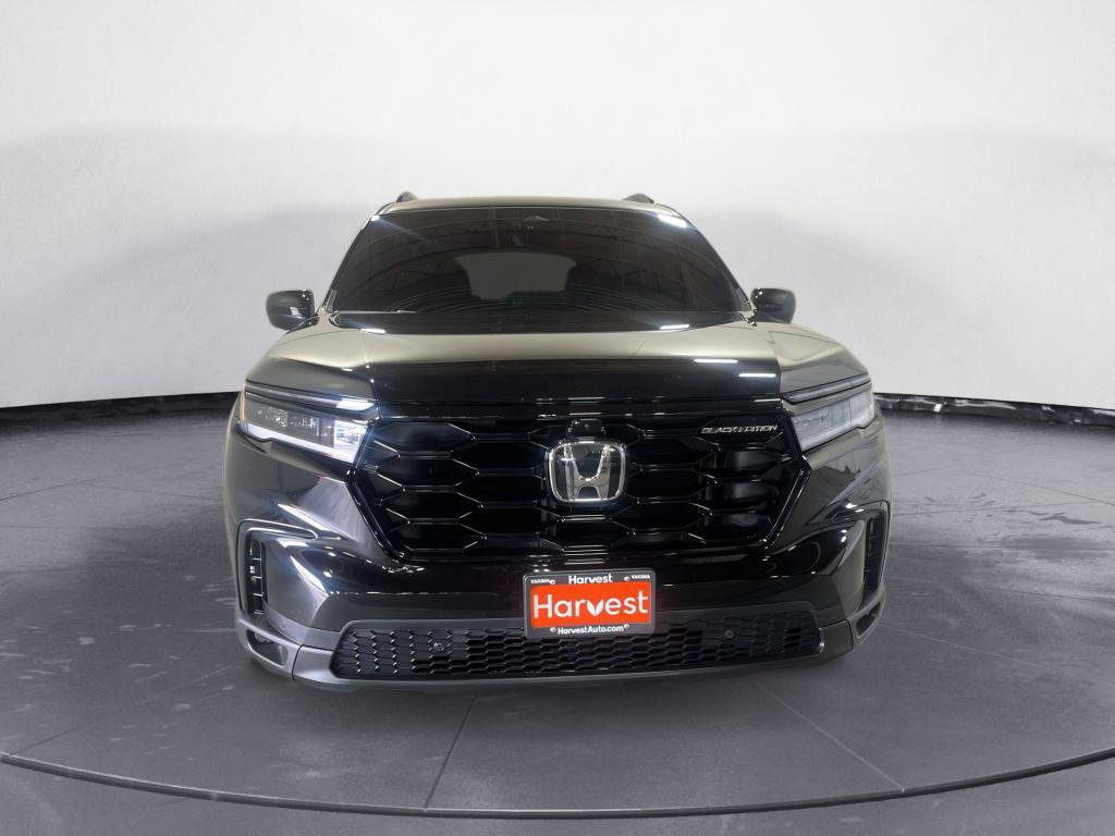 Used 2025 Honda Pilot Black Edition image 2