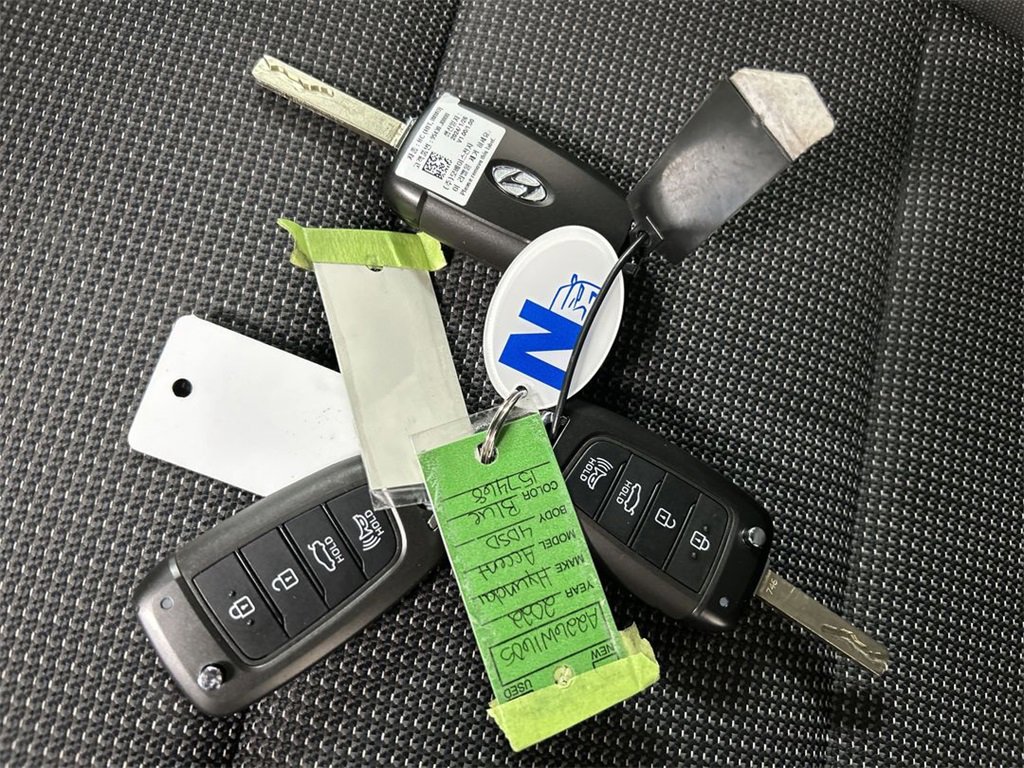 Used 2022 Hyundai Accent SEL image 22